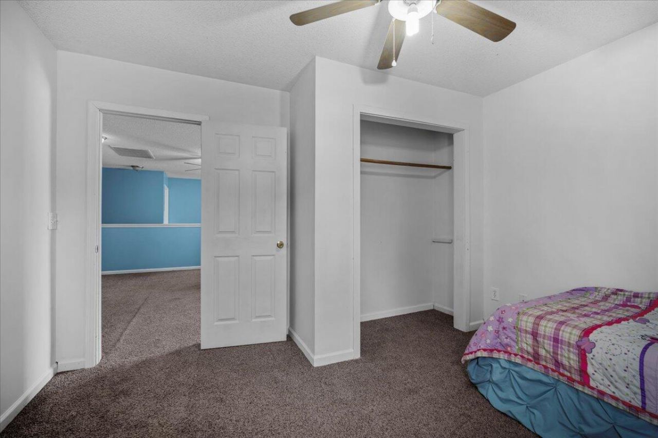 406 Brookfield Lane Photo 31