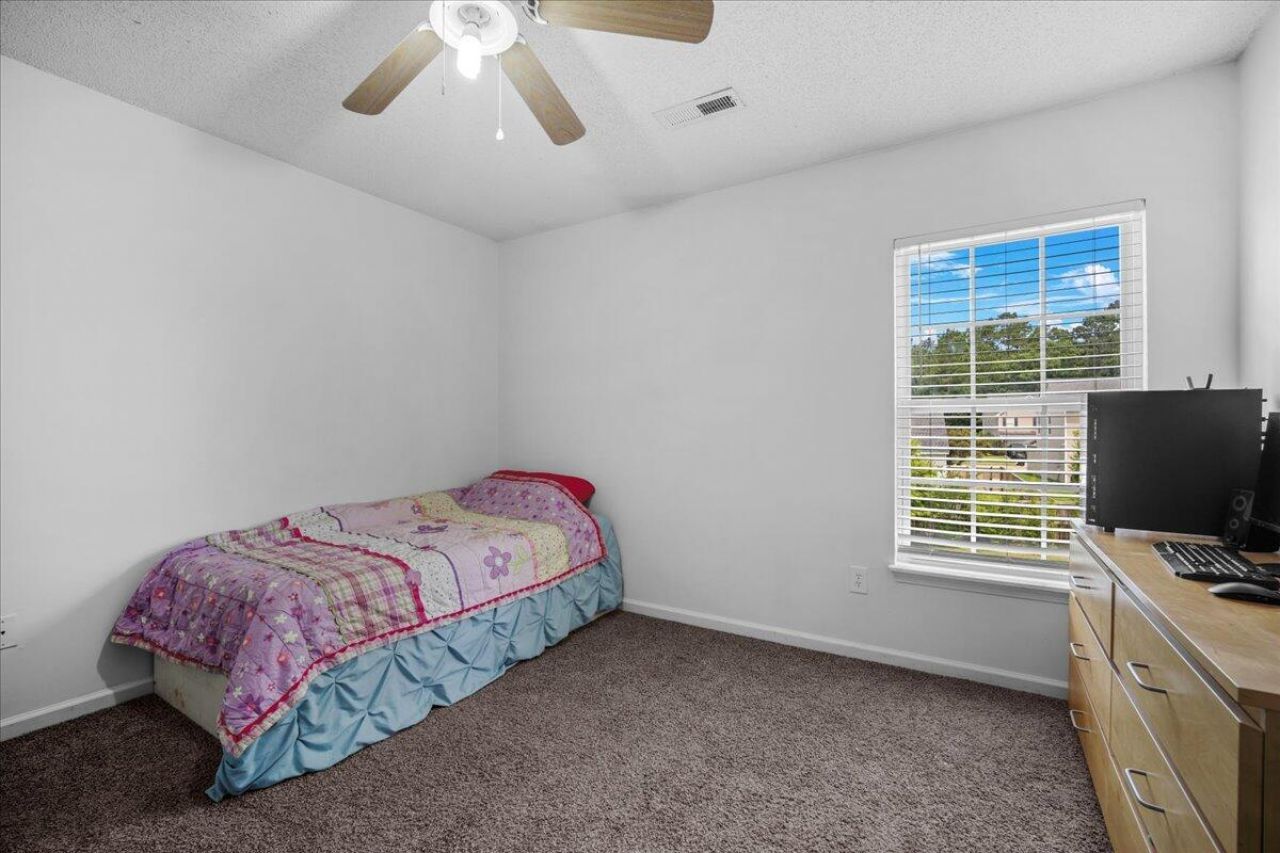 406 Brookfield Lane Photo 32