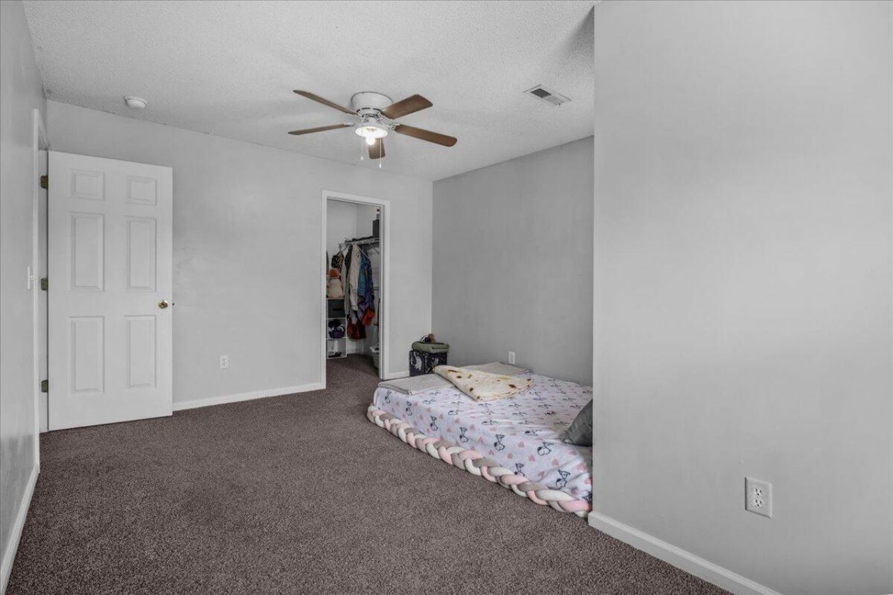 406 Brookfield Lane Photo 33