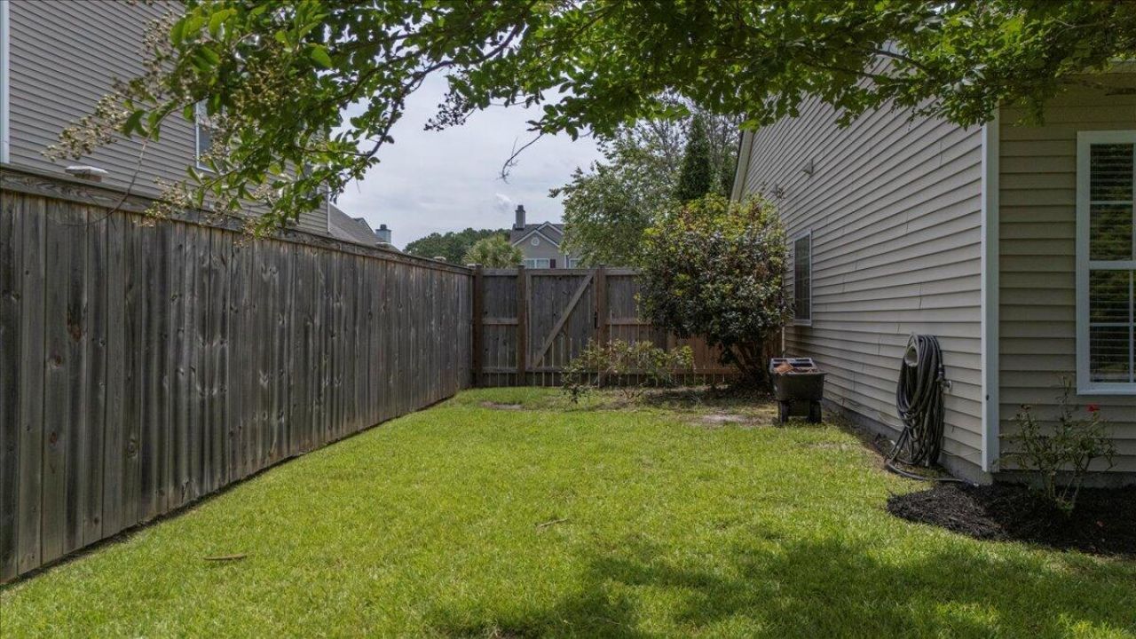 406 Brookfield Lane Photo 38