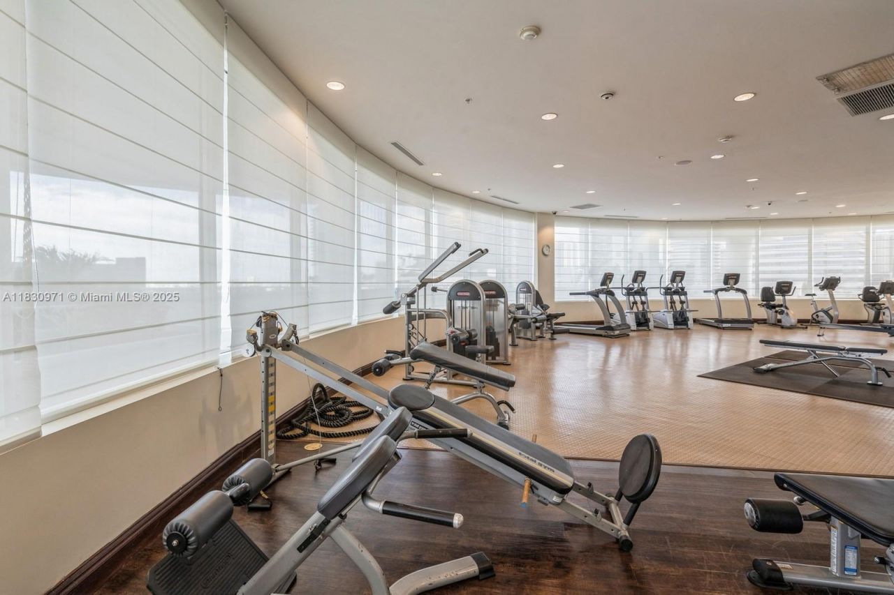 315 NE 3rd Ave, Unit 1602, Fort Lauderdale, FL 33301 Photo