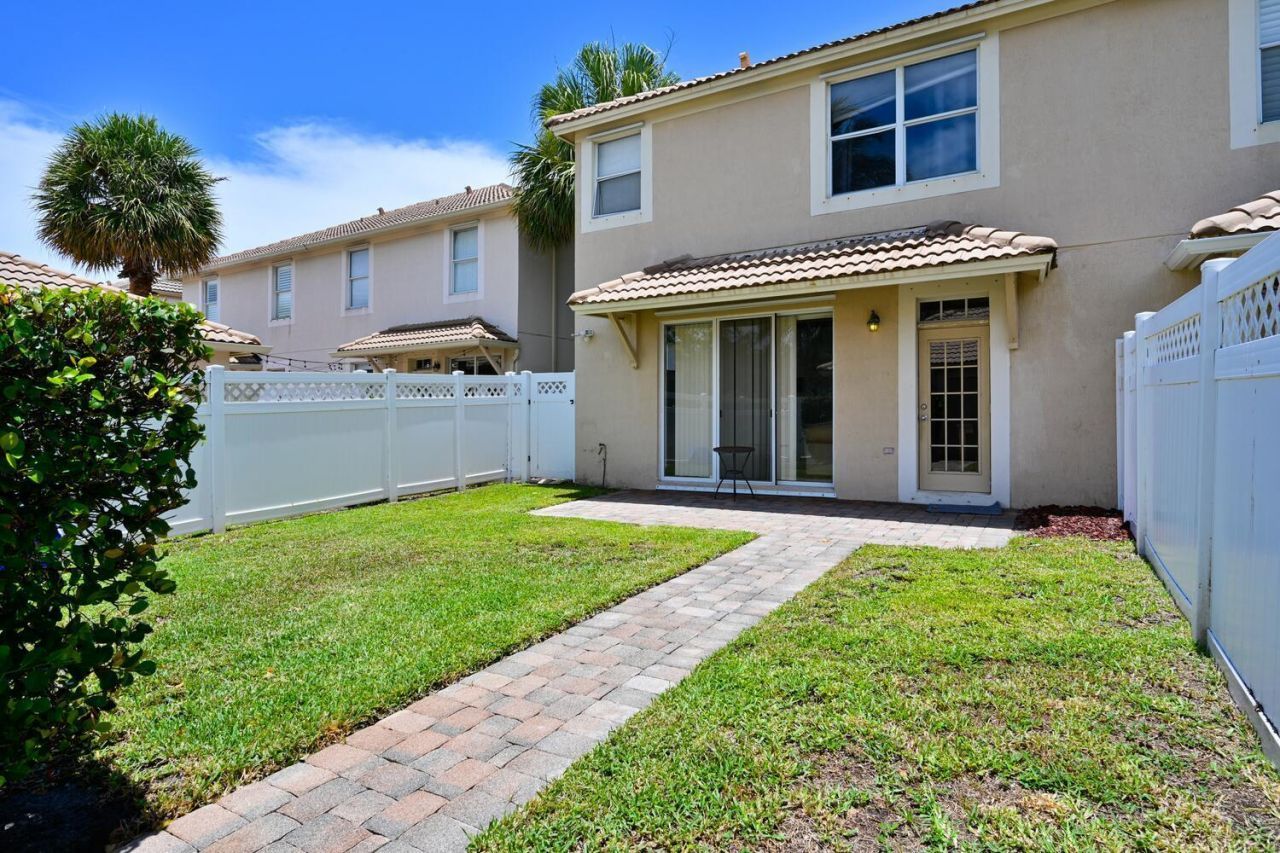 8071 Murano Circle, Palm Beach Gardens, FL 33418 Photo