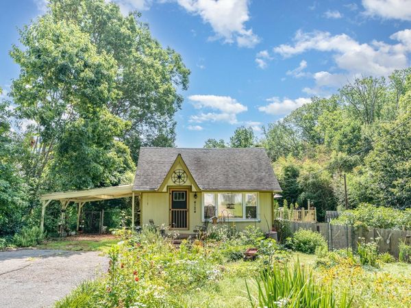 4124 Oakwood Road, Charlotte, NC 28269