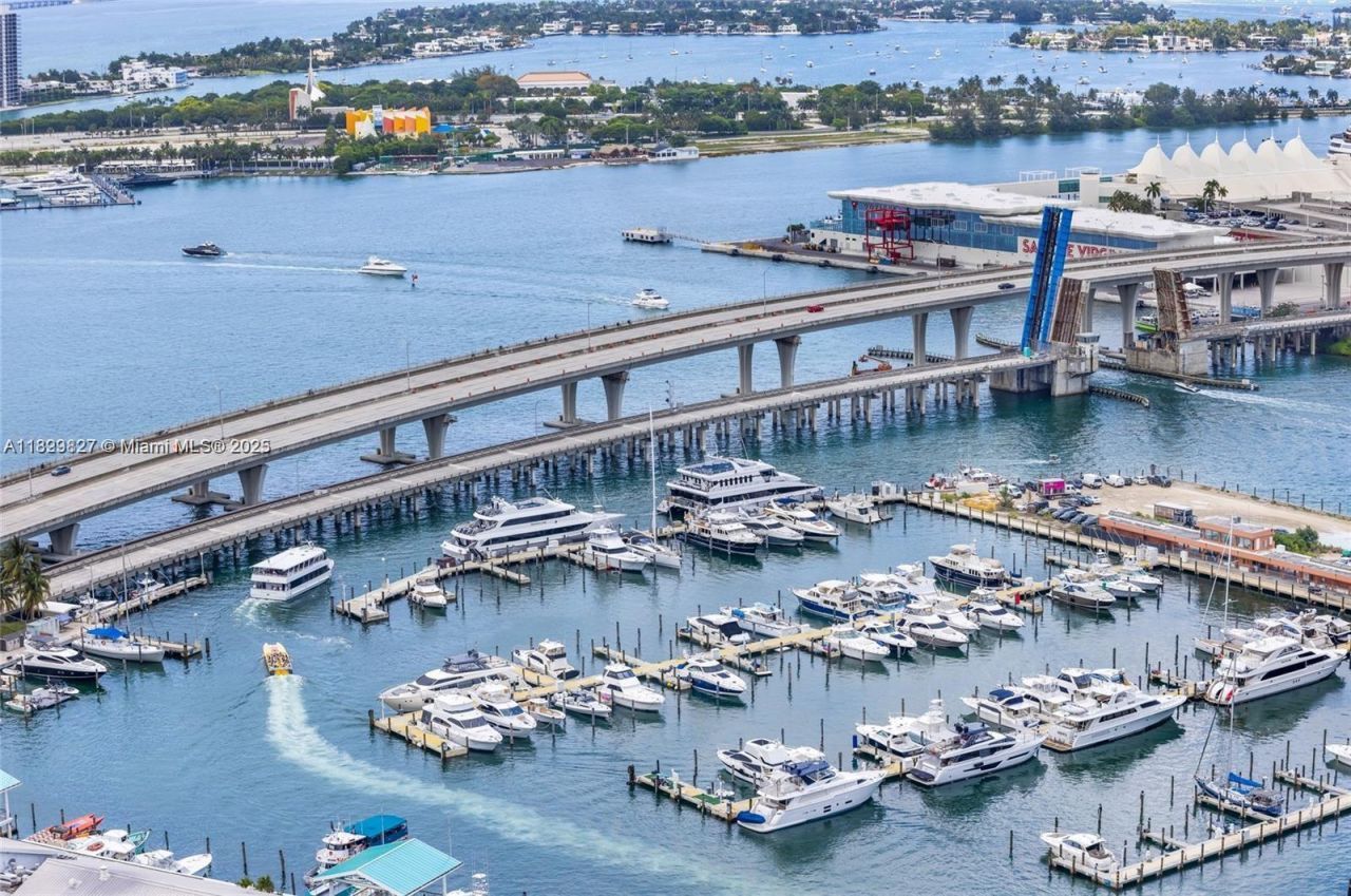 244 Biscayne Blvd, Unit 3704, Miami, FL 33132 Photo