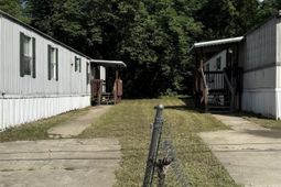 1213 /1211/1218 Walcott St photo 4