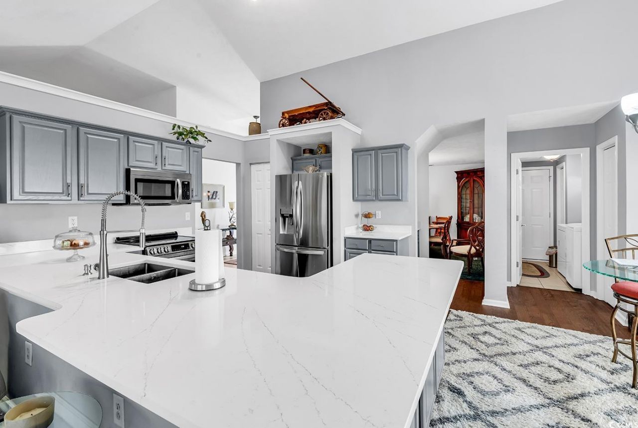 2818 Sanctuary Blvd. Photo 11