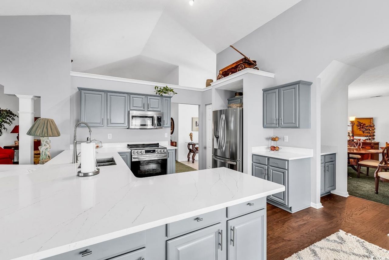 2818 Sanctuary Blvd. Photo 12