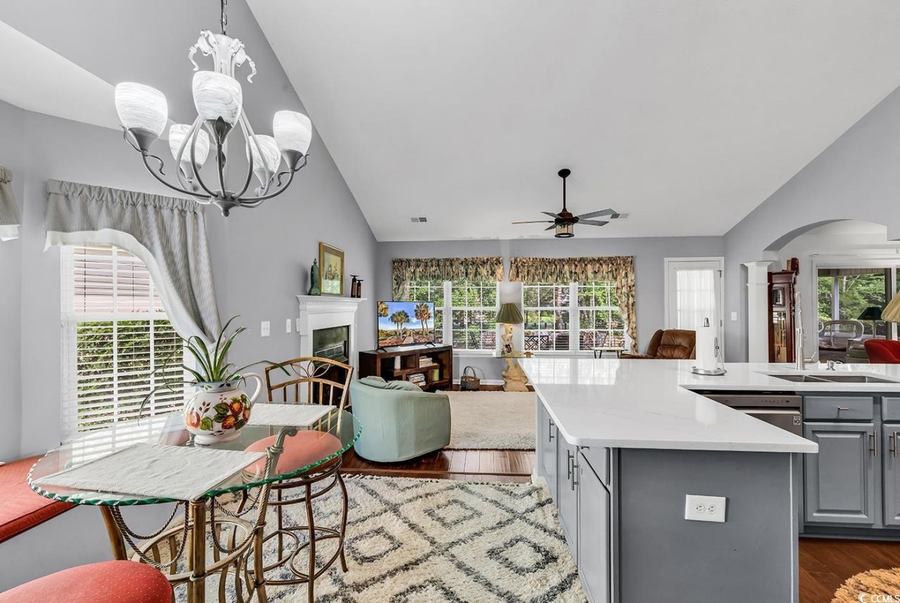 2818 Sanctuary Blvd. Photo 13