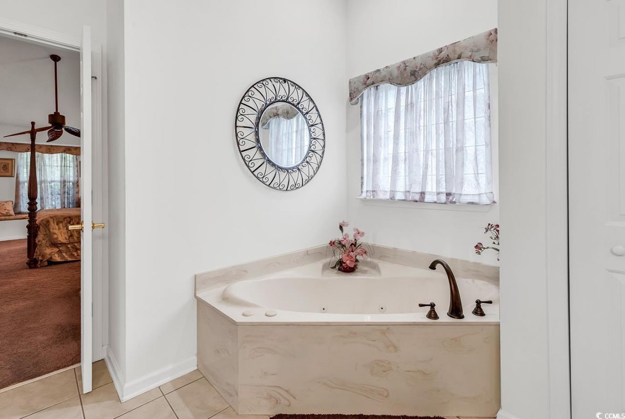 2818 Sanctuary Blvd. Photo 22