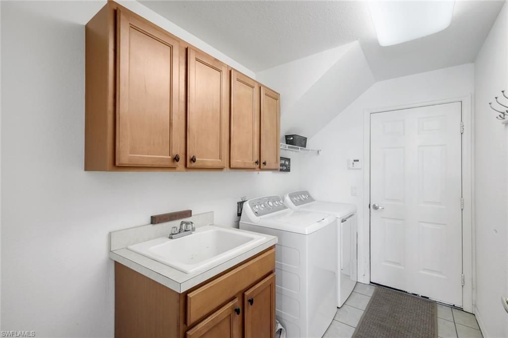 1206 NW 18th Ter, Cape Coral, FL 33993 Photo