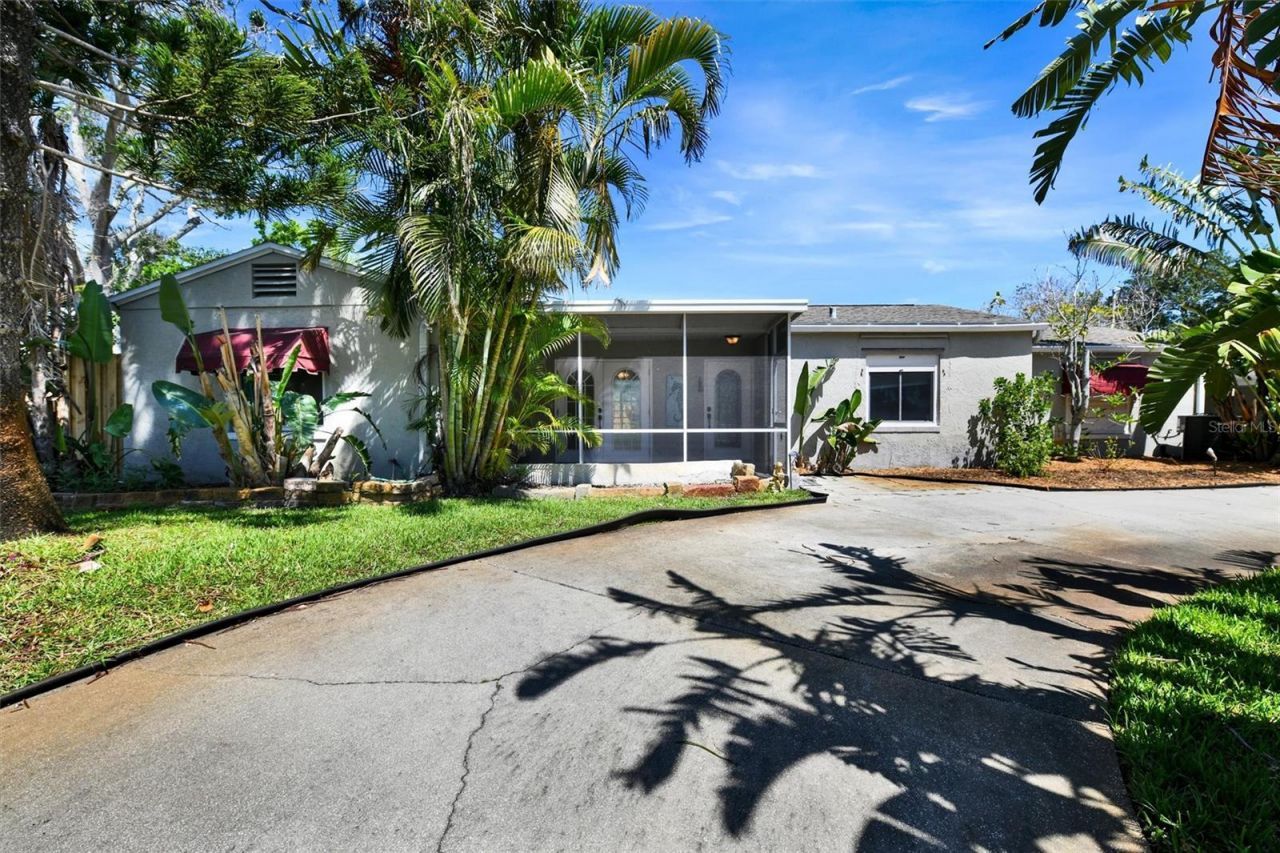 4735 Baywood Point Drive S, Gulfport, FL 33711 Main Photo