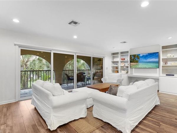 3360 10th ST N, Unit 1210, NAPLES, FL 34103