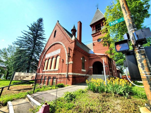 98 Main Street, Madison, ME 04950