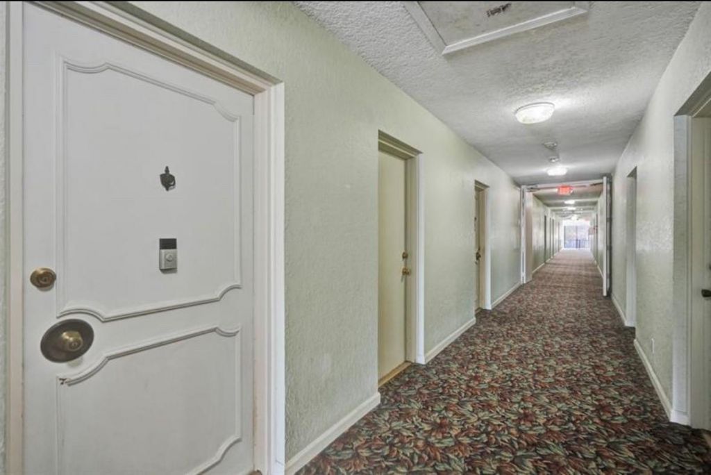 6750 NE 21st Road, Unit 123, Fort Lauderdale, FL 33308 Photo