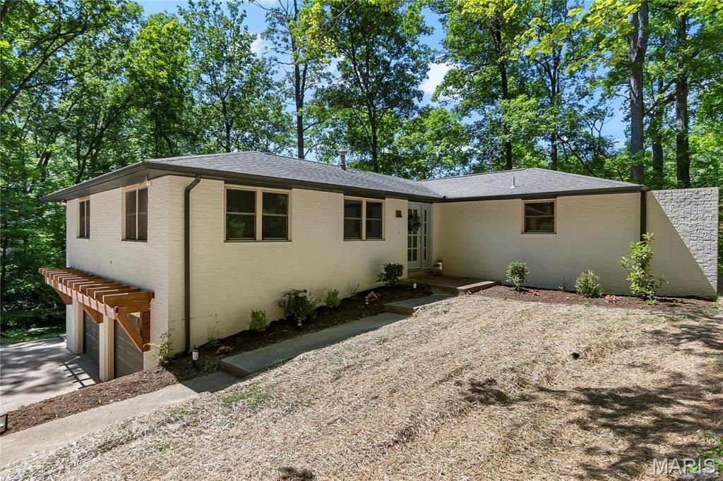 495 S Lake Drive, Cape Girardeau, MO 63701 Main Photo