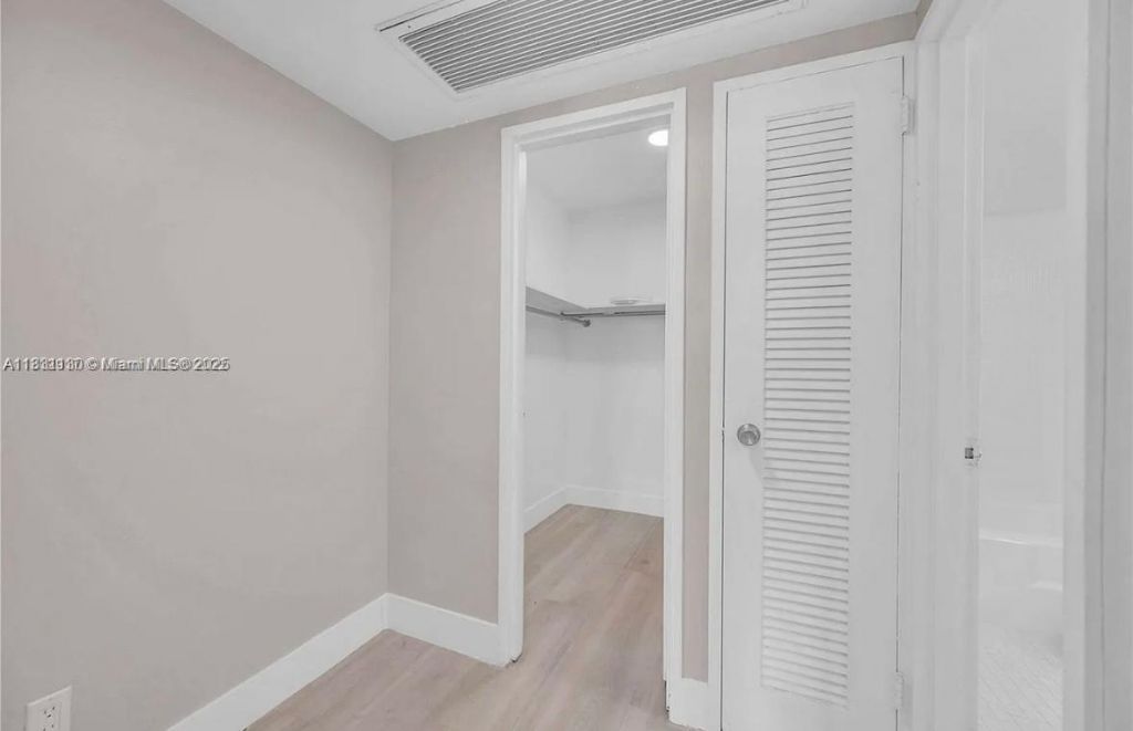 5700 Collins Ave, Unit 3C, Miami Beach, FL 33140 Photo