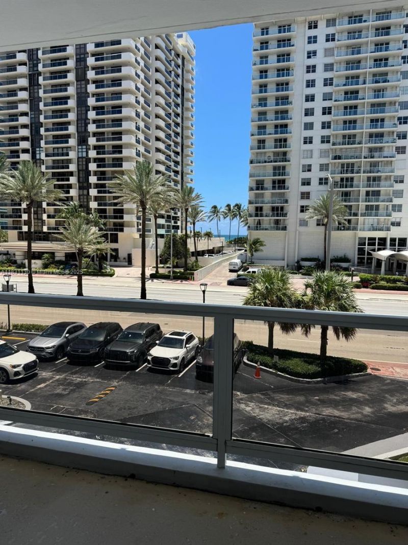 5700 Collins Ave, Unit 3C, Miami Beach, FL 33140 Photo