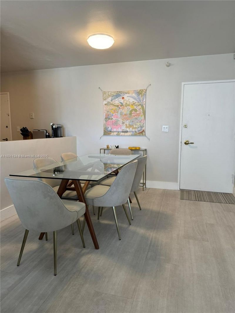 5700 Collins Ave, Unit 3C, Miami Beach, FL 33140 Photo