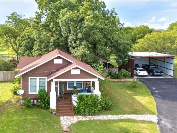 437 E 7th Street, Yorktown, TX 78164