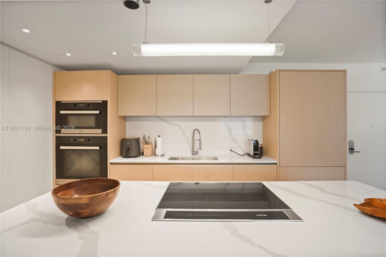 2301 Collins Ave, Unit 407, Miami Beach, FL 33139 Photo