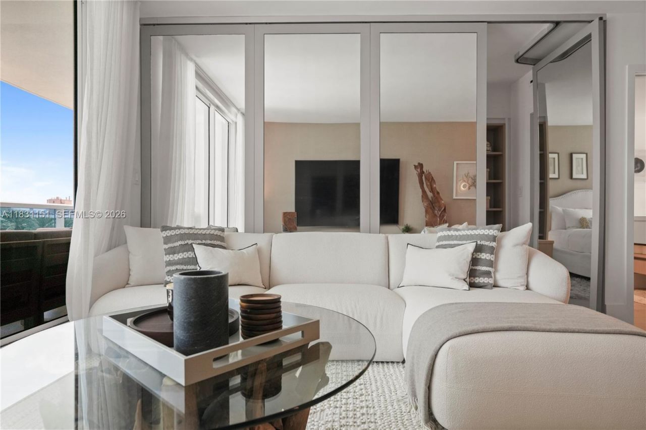 2301 Collins Ave, Unit 407, Miami Beach, FL 33139 Photo