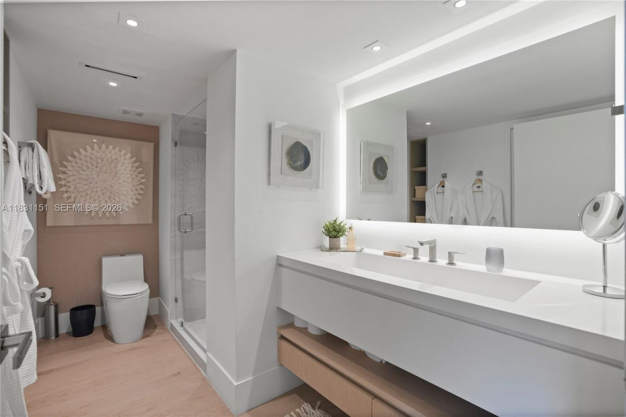 2301 Collins Ave, Unit 407, Miami Beach, FL 33139 Photo