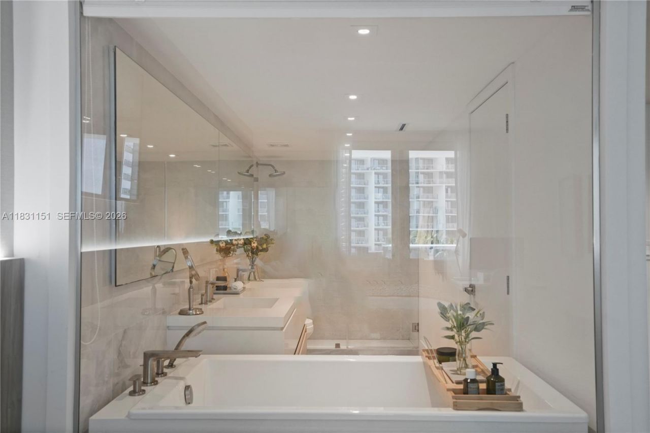 2301 Collins Ave, Unit 407, Miami Beach, FL 33139 Photo