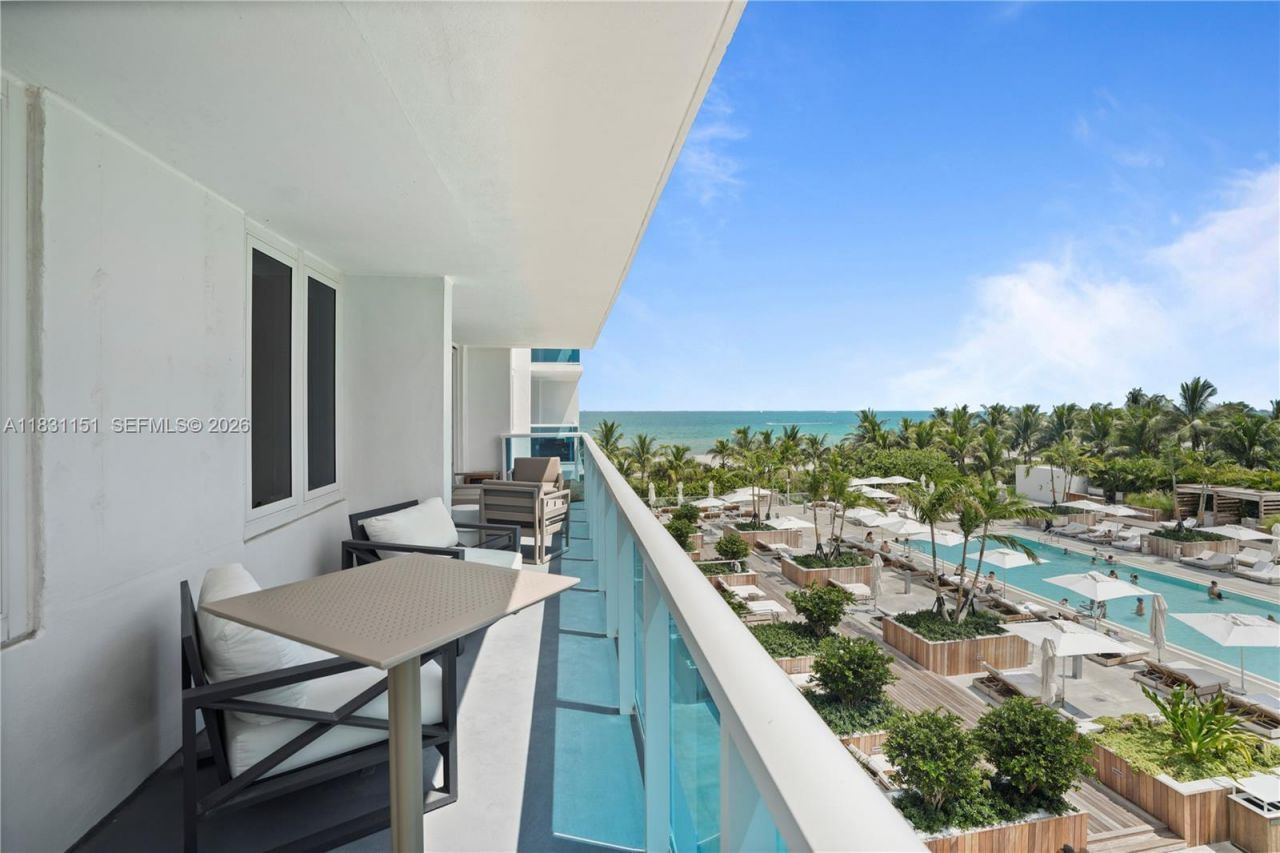 2301 Collins Ave, Unit 407, Miami Beach, FL 33139 Photo