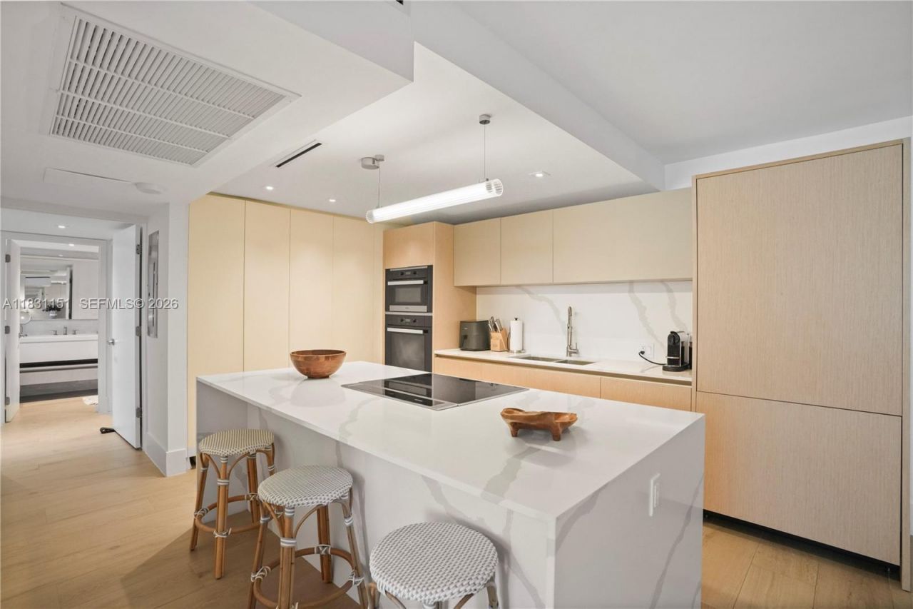 2301 Collins Ave, Unit 407, Miami Beach, FL 33139 Photo