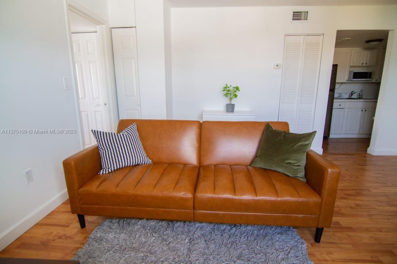 753 Michigan Ave, Unit 3D, Miami Beach, FL 33139 Photo