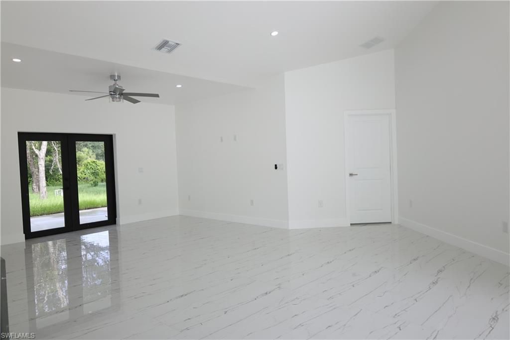 407 Washington Ave, Lehigh Acres, FL 33972 Photo