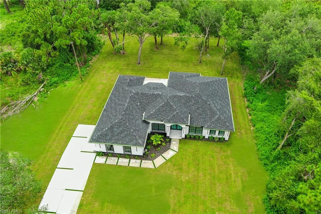 407 Washington Ave, Lehigh Acres, FL 33972 Photo