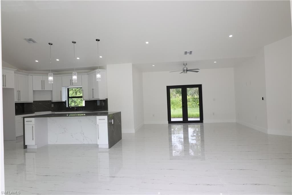 407 Washington Ave, Lehigh Acres, FL 33972 Photo