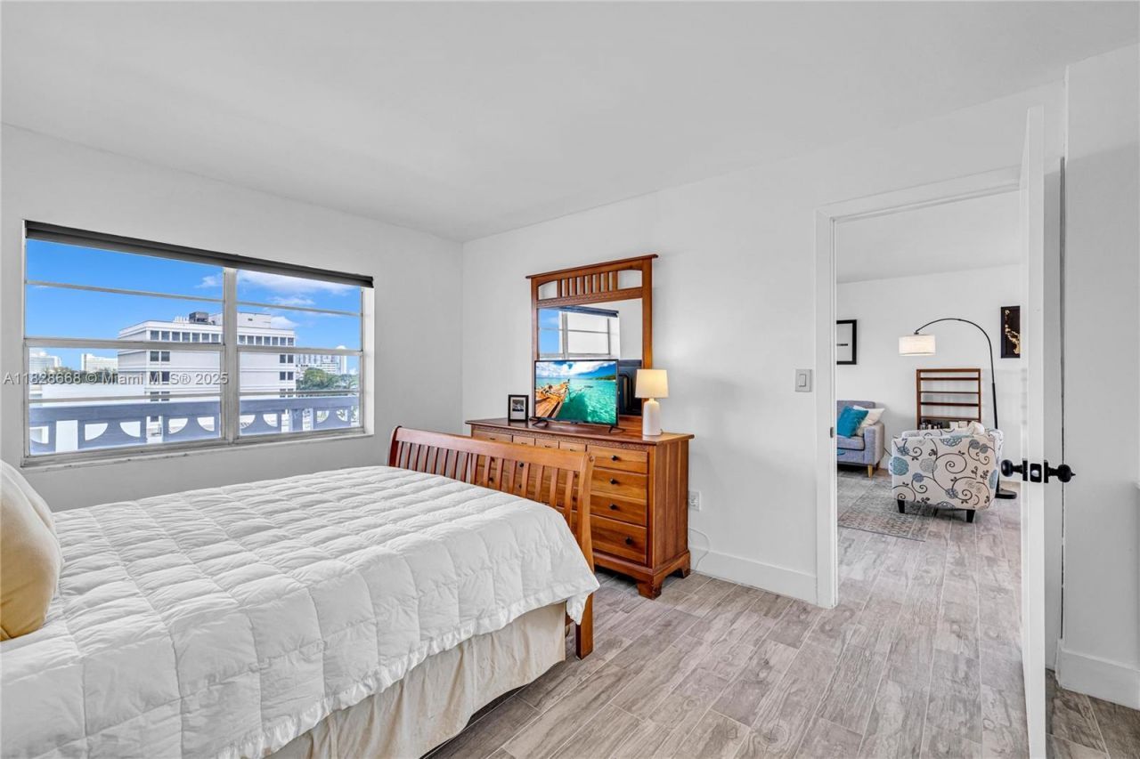 4141 Nautilus Dr, Unit 7J, Miami Beach, FL 33140 Photo