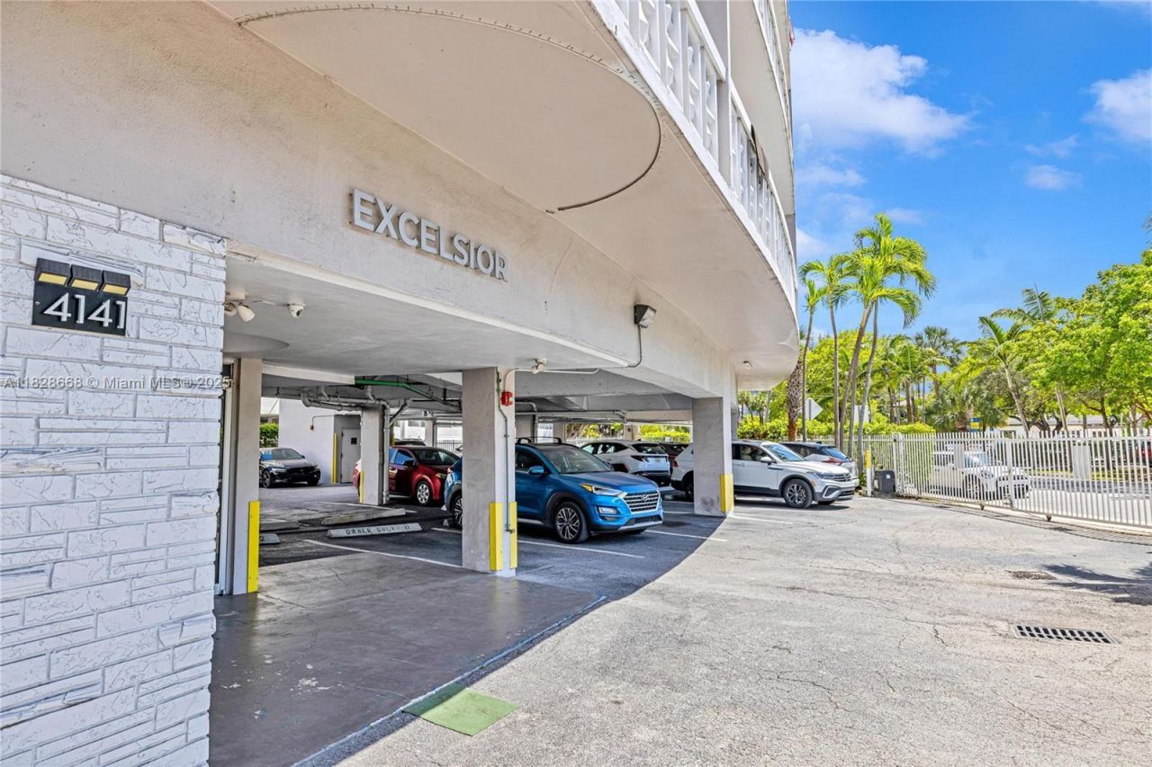 4141 Nautilus Dr, Unit 7J, Miami Beach, FL 33140 Photo