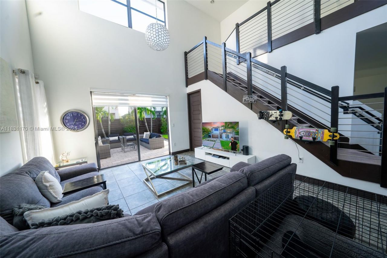 15976 SW 136th Ter, Unit 15976, Miami, FL 33196 Photo