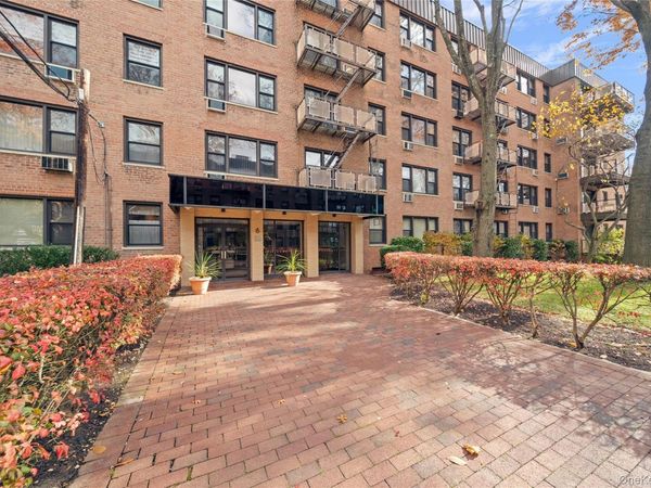 6 Birchwood Court, Unit 3H, Mineola, NY 11501