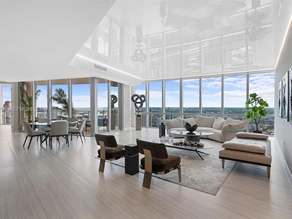 851 NE 1st Ave, Unit PH4912, Miami, FL 33132