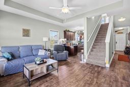 715 Hobonny Loop photo 4