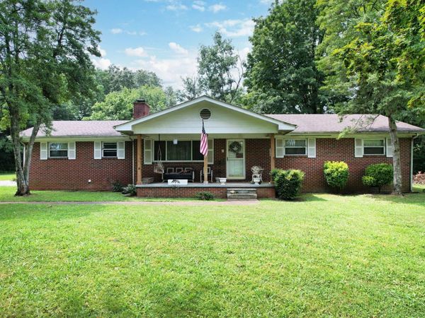 6024 Hixson Pike , Hixson, TN 37343