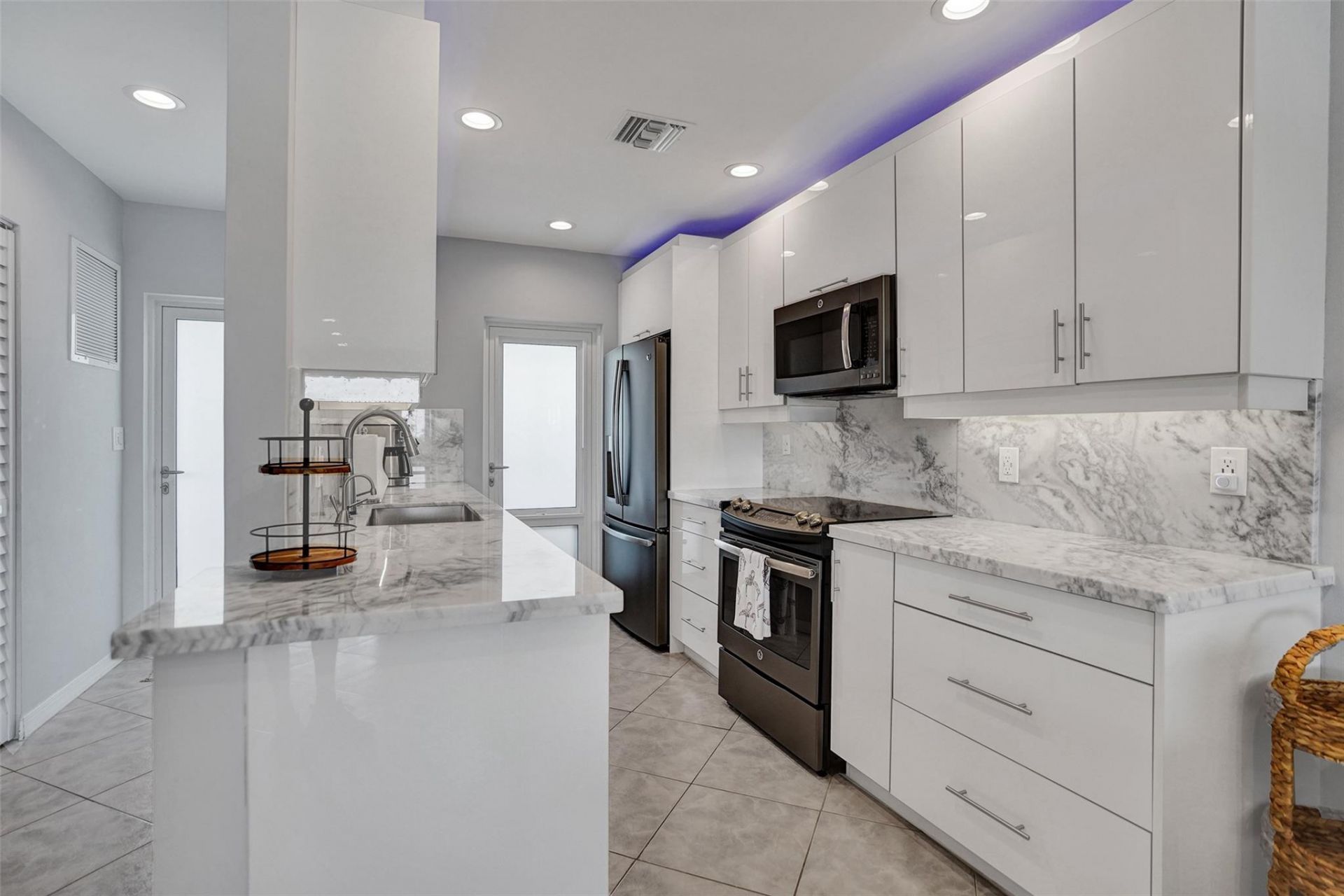 105 NE 19th Avenue, Unit 452, Deerfield Beach, FL 33441 Photo