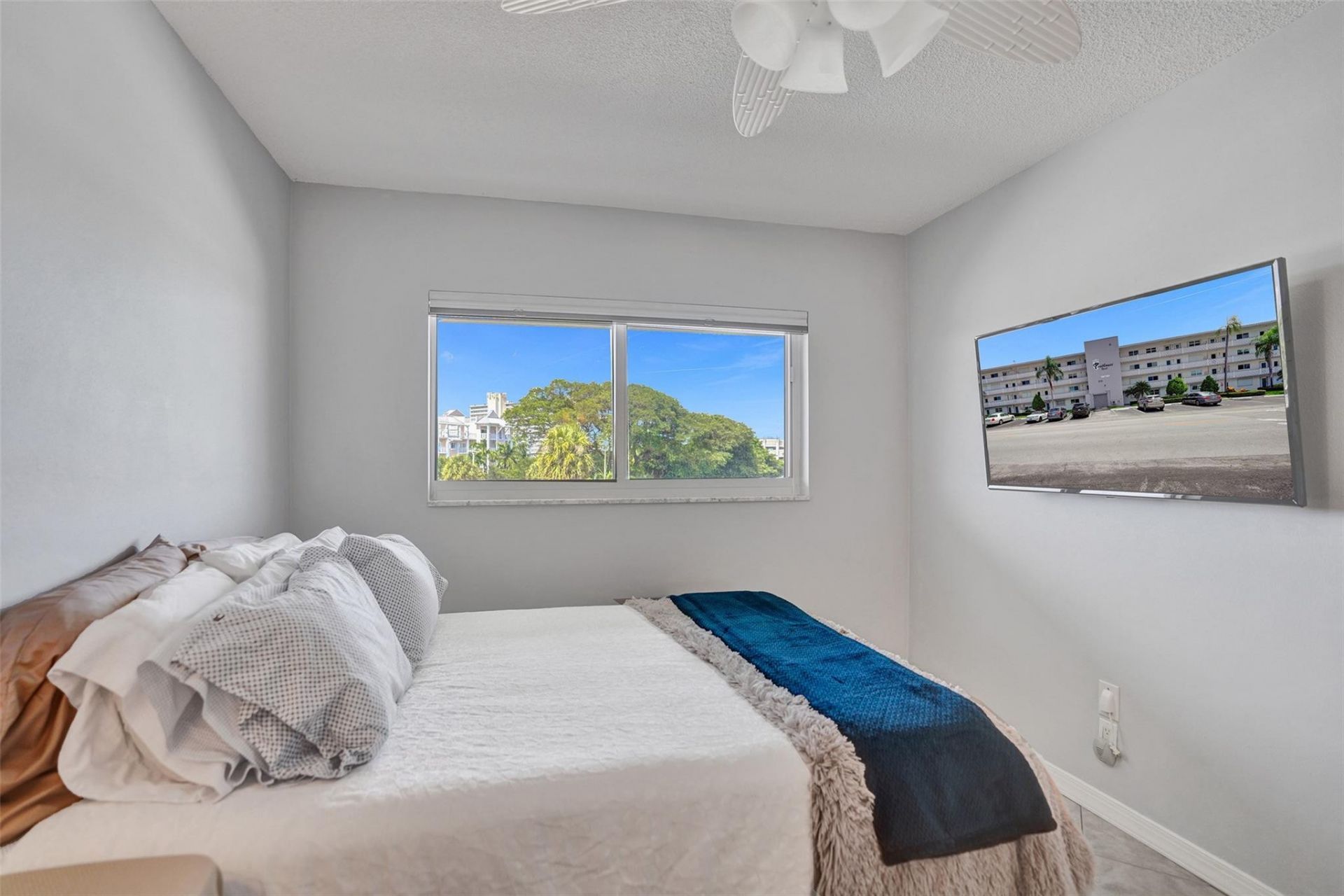 105 NE 19th Avenue, Unit 452, Deerfield Beach, FL 33441 Photo