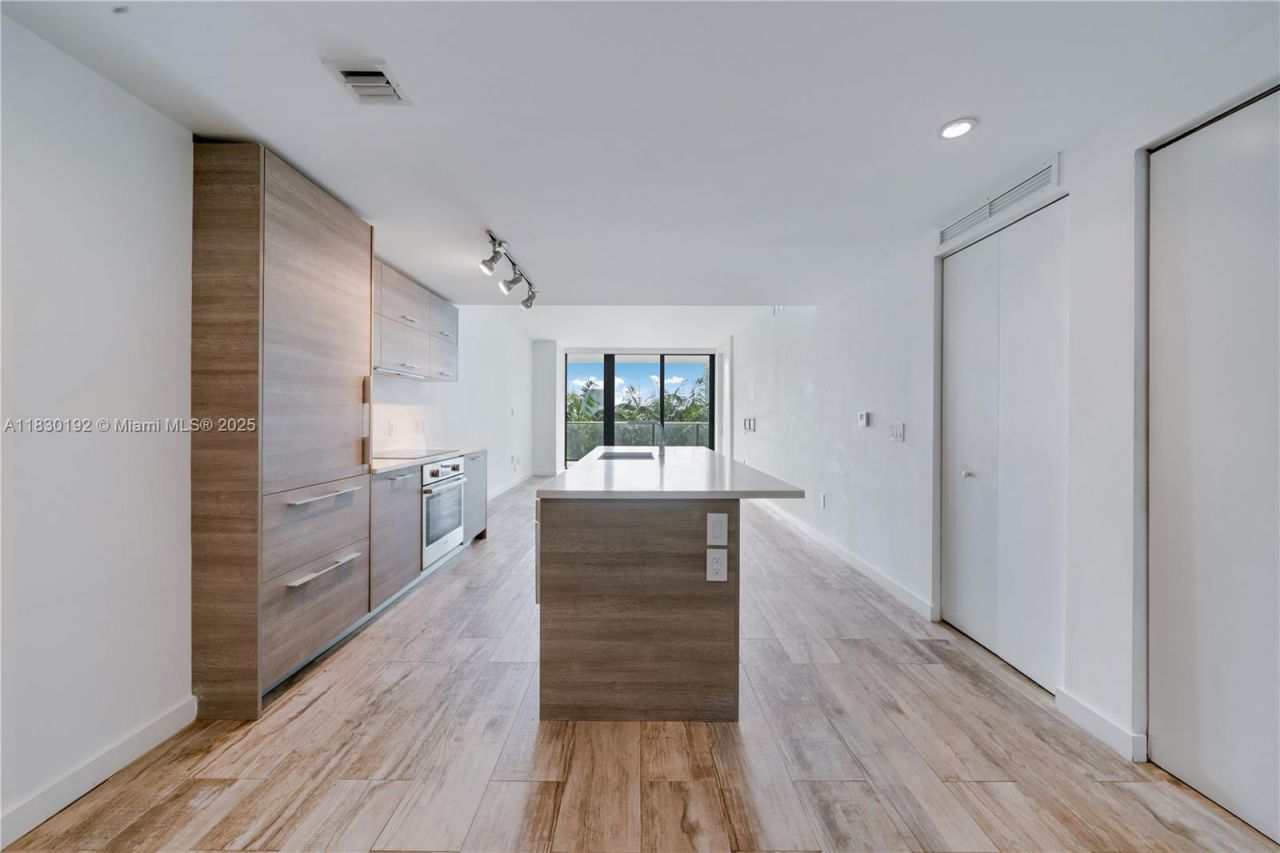 650 NE 32nd St, Unit 802, Miami, FL 33137 Photo