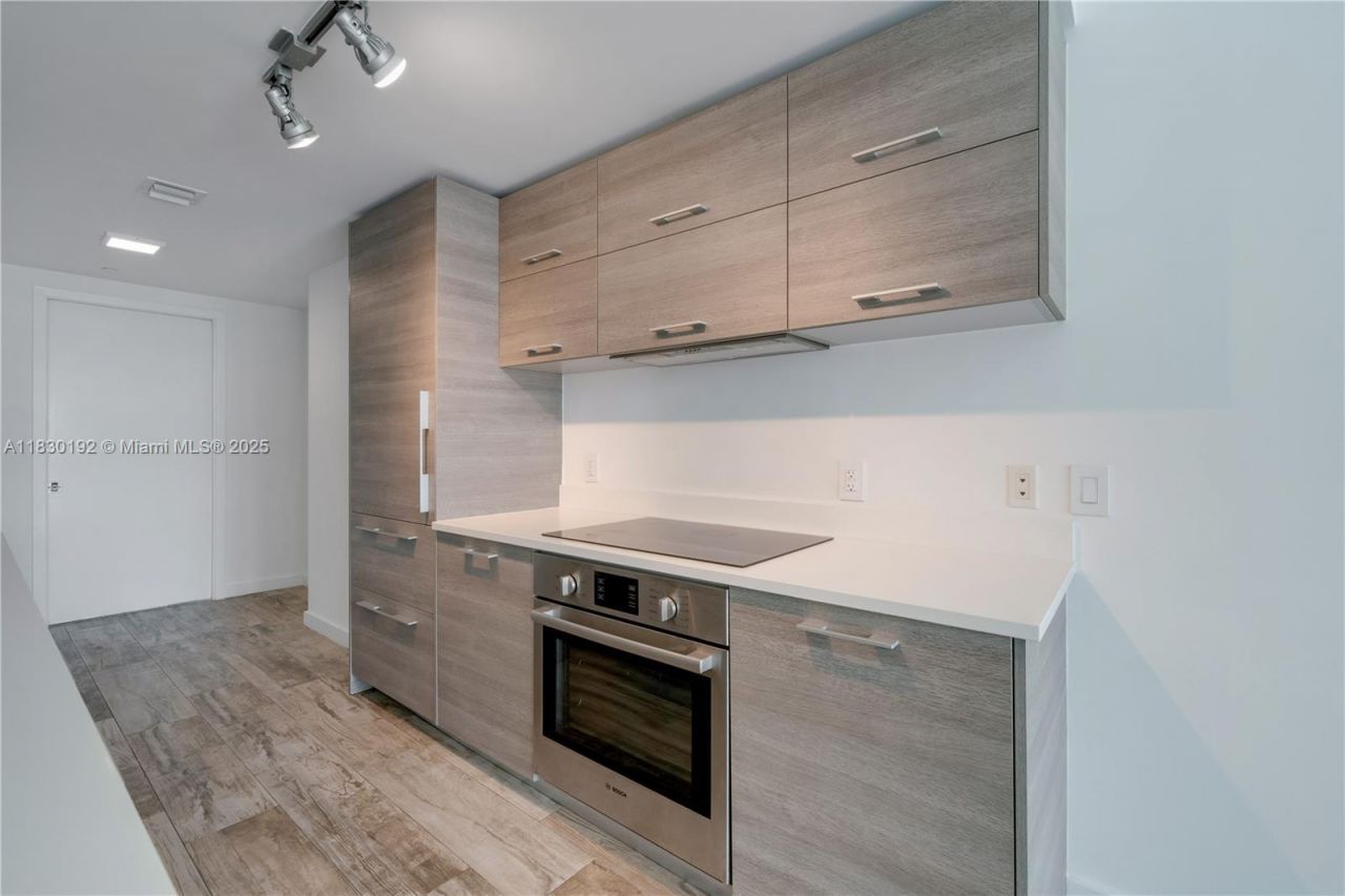 650 NE 32nd St, Unit 802, Miami, FL 33137 Photo