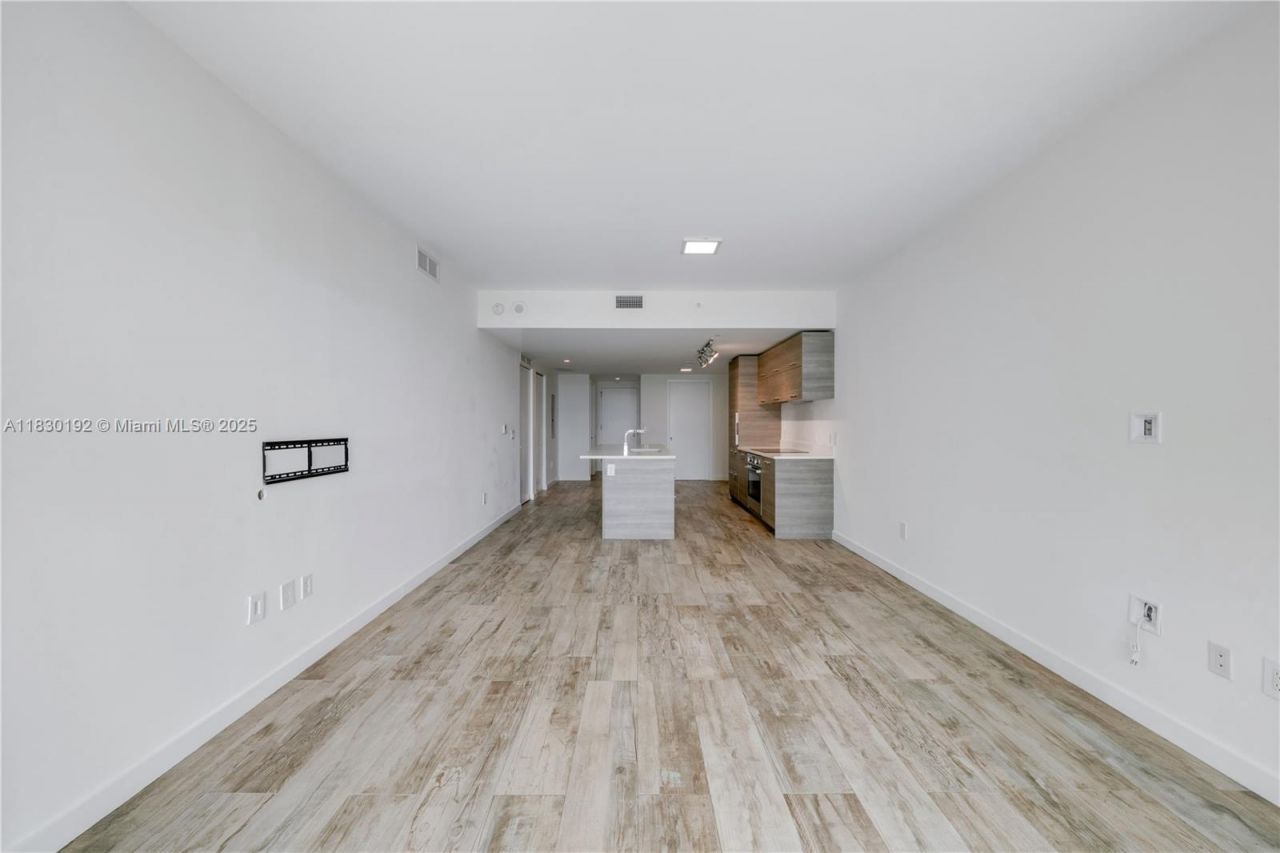 650 NE 32nd St, Unit 802, Miami, FL 33137 Photo