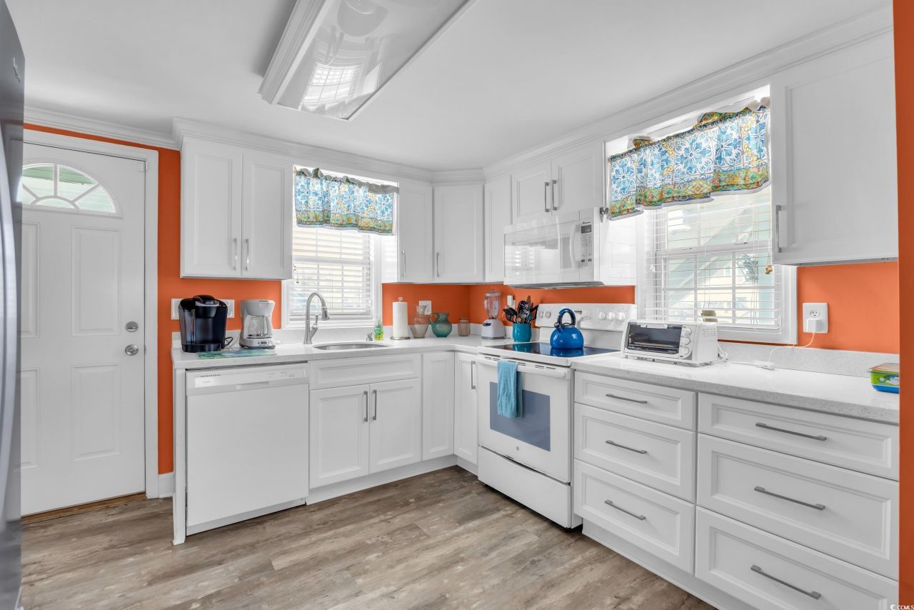 329 54th Ave. N Photo 7