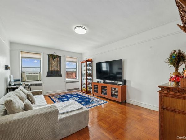 35-20 73rd Street, Unit 6R, Jackson Heights, NY 11372