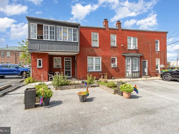 18 N WASHINGTON STREET, GETTYSBURG, PA 17325