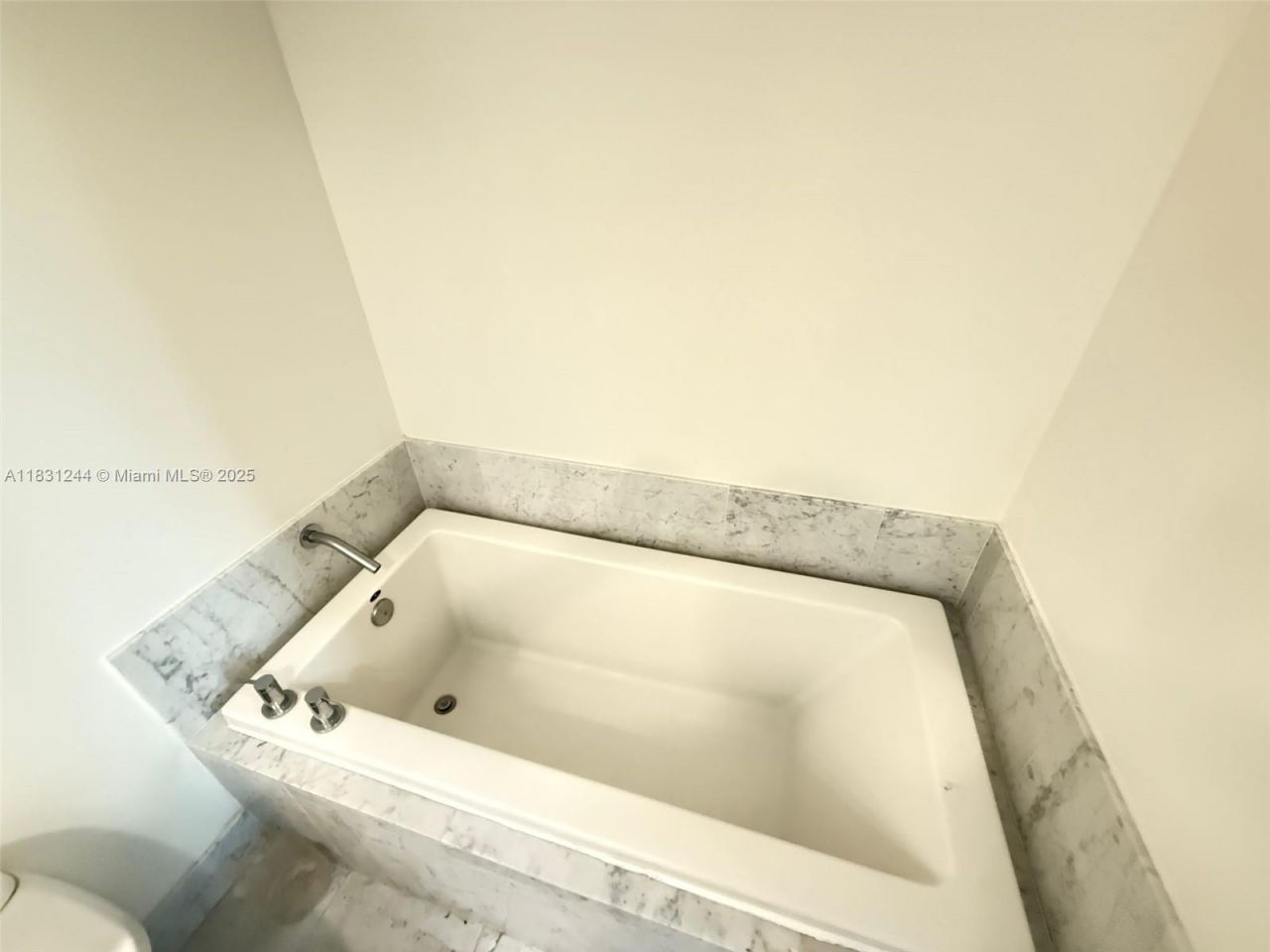244 Biscayne Blvd, Unit 908, Miami, FL 33132 Photo