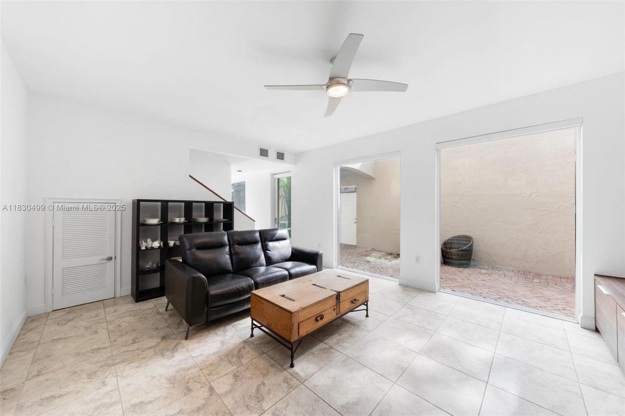 440 Rosaro Ave, Coral Gables, FL 33146 Photo